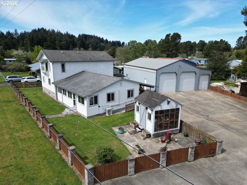 410 Park Ave, Lakeside, OR, 97449-9761 | Card Image
