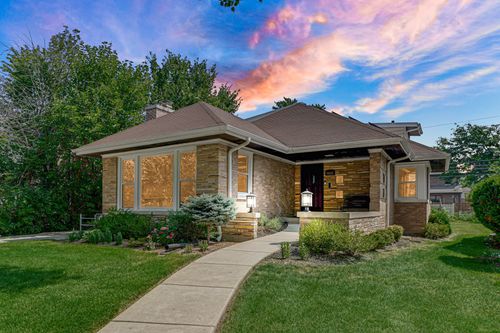 6645 N Drake Ave, Lincolnwood, IL, 60712-3705 | Card Image