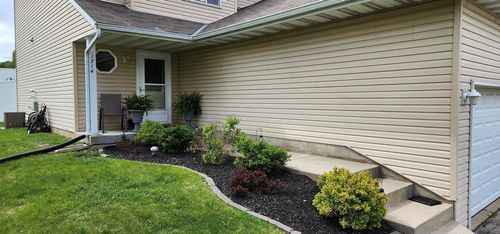 1714 Fairview Dr, West Bend, WI, 53090-1505 | Card Image