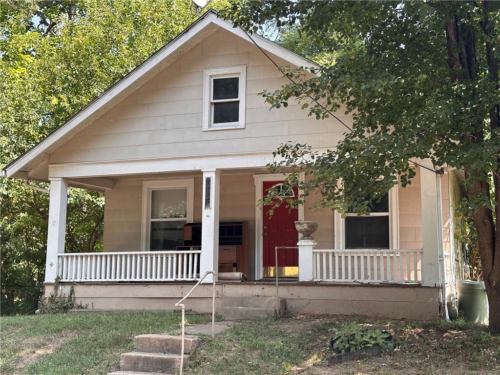Bristol Ave, Kansas City, MO 64126