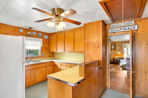 20 Mcguirk Street, East Hampton, NY, 11937 | Card Image