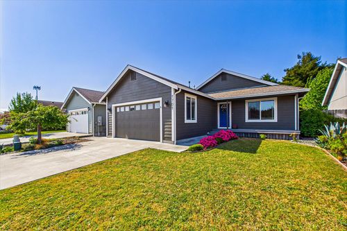1701 Hideaway Ct, Mckinleyville, CA, 95519-5308 | Card Image