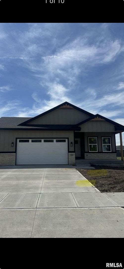 321 Knoll Ridge Dr, Hills, IA, 52235-7733 | Card Image