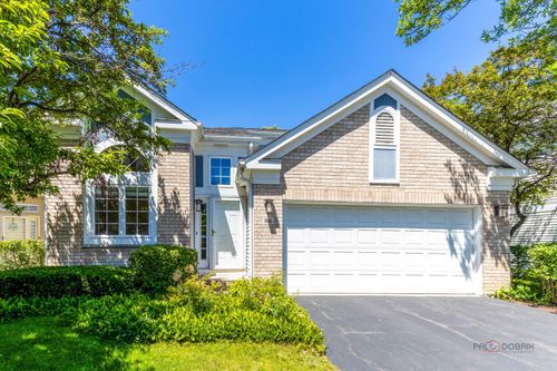 96 Manchester Dr, Buffalo Grove, IL, 60089-6767 | Card Image