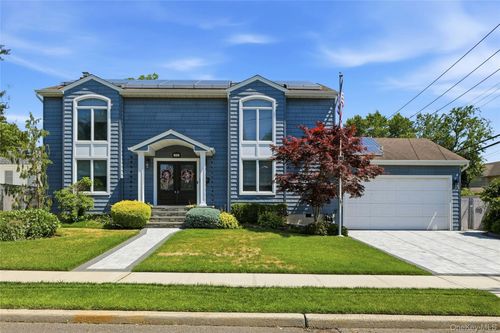 852 Jackson Avenue, Hempstead, NY, 11010 | Card Image