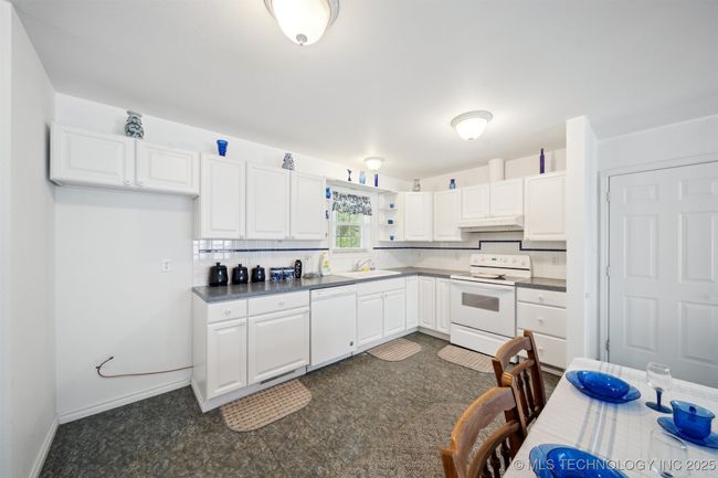 857 Bayshore Dr, House other with 3 bedrooms, 2 bathrooms and null parking in Sand Springs OK | Image 10