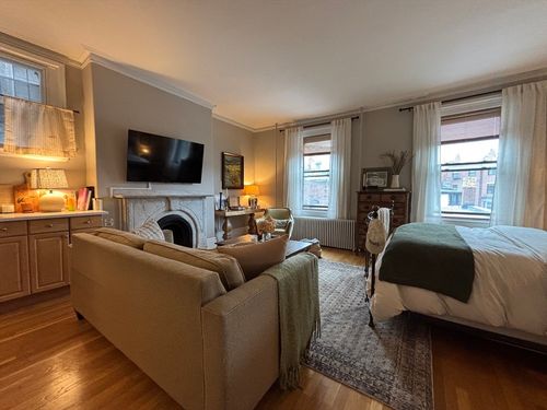 2r-82 Charles St., Boston, MA, 02114 | Card Image