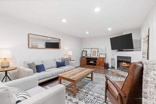 apt-212-3850 Plymouth Blvd, Plymouth, MN, 55446-3293 | Card Image