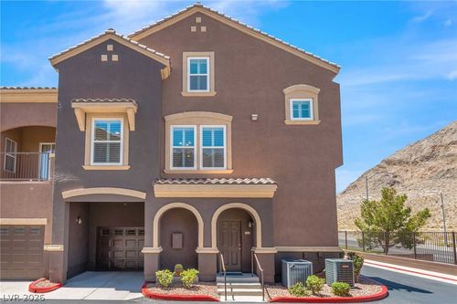 215-3975 N Hualapai Way, Las Vegas, NV, 89129-7930 | Card Image