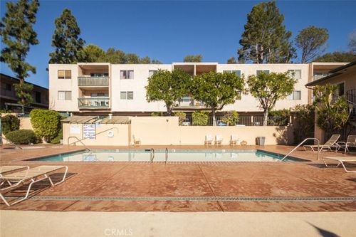 321-2940 N Verdugo Road, Glendale, CA, 91208 | Card Image
