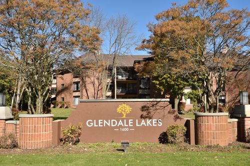 1600 W Green Tree Rd, GLENDALE, WI, 53209-2955 | Card Image