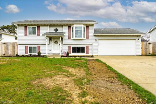 153 W Thomson Dr, Clyde, OH, 43410-1877 | Card Image