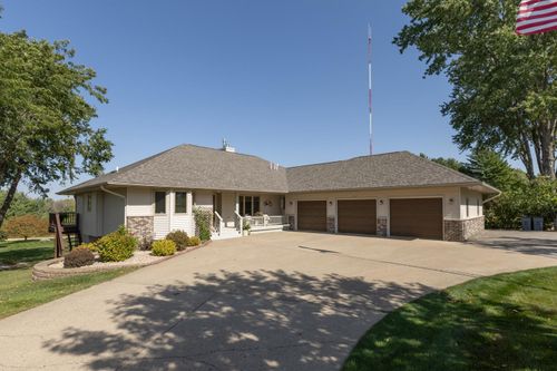 207 Skyline Hts, Wabasha, MN, 55981-1370 | Card Image