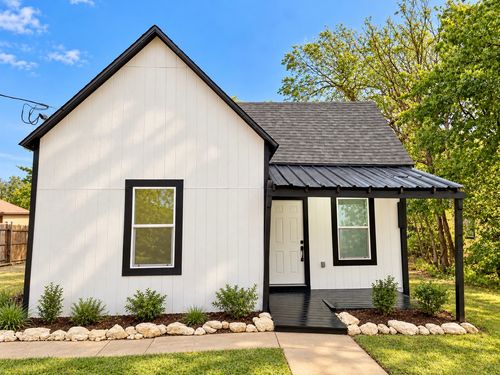 131 Elder St, Waxahachie, TX, 75165-2801 | Card Image