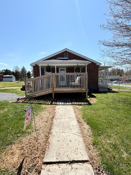 554 Friendly Cir, Marion, VA, 24354-6661 | Card Image