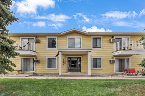 3217 15th Ave S, Fargo, ND, 58103-4548 | Card Image