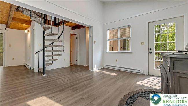 5015 Woodbridge Dr E, House other with 3 bedrooms, 2 bathrooms and null parking in Bushkill PA | Image 5