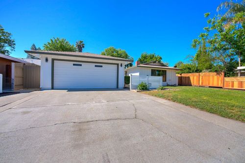 440 El Dorado Drive, Woodland, CA, 95695 | Card Image