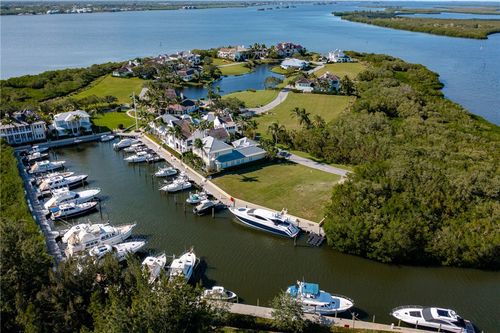 9180 Marsh Island Dr, Vero Beach, FL, 32963-9531 | Card Image