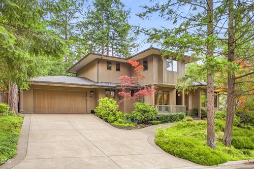 611 Forest St, Ashland, OR, 97520-3146 | Card Image