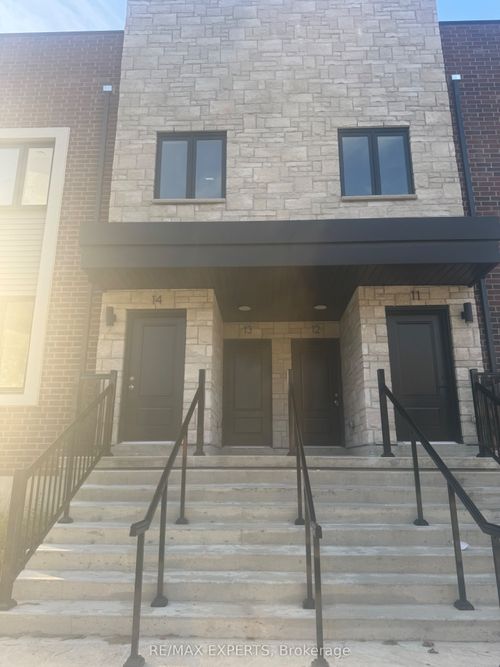 13-2 Slessor Blvd, Grimsby, ON, L3M5J4 | Card Image