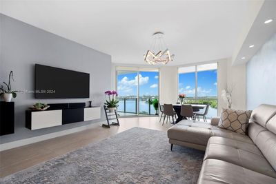 806 - 17111 Biscayne Blvd, Condo with 3 bedrooms, 3 bathrooms and null parking in North Miami Beach FL | Image 2