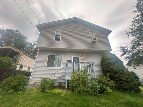438 Earl Ave, New Kensington, PA, 15068-4843 | Card Image