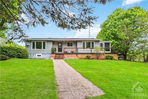 9083 County Road 44 Rd, Edwardsburgh/Cardinal, ON, K0E1X0 | Card Image