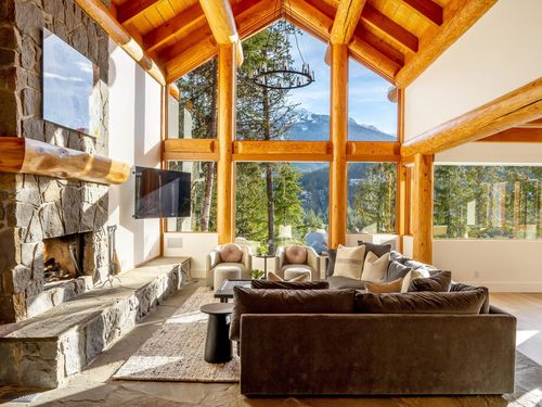 3231 Peak Dr, Whistler, BC, V8E0V4 | Card Image