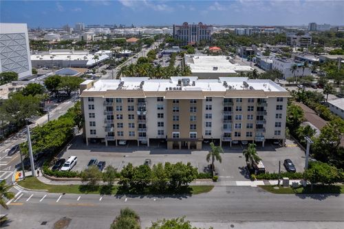 apt-409-1050 Se 15th St, Fort Lauderdale, FL, 33316-2135 | Card Image