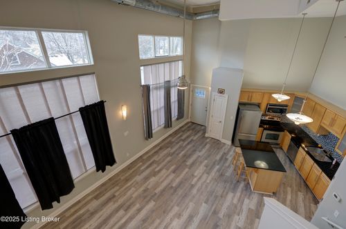 2415 Brownsboro Rd, Louisville, KY, 40206-2324 | Card Image