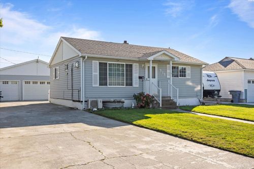 515 Blue St, Richland, WA, 99354-2209 | Card Image