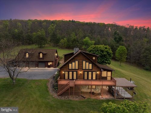 272 Buster Brown, RIO, WV, 26755-4400 | Card Image