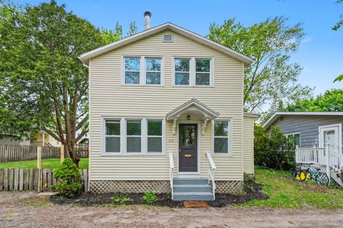 512 Marsh St, Saint Joseph, MI, 49085-1330 | Card Image