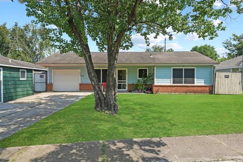 8506 Montridge Dr, Houston, TX, 77055-1424 | Card Image