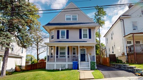 88 Grand Ave, Middletown, NY, 10940-3813 | Card Image