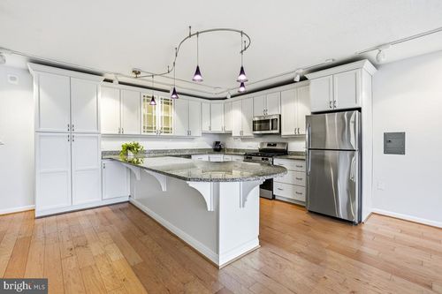 apt-514-4242 E West Hwy, CHEVY CHASE, MD, 20815-5950 | Card Image