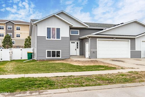 801 Bremner Ave, Bismarck, ND, 58503-1197 | Card Image