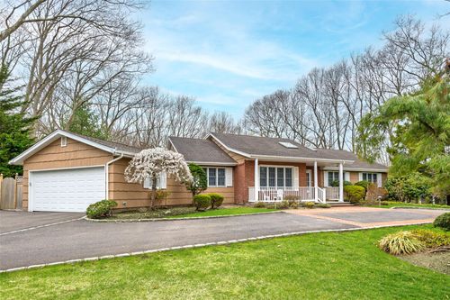 22 Round Tree Dr, Huntingtn Sta, NY, 11747-3315 | Card Image