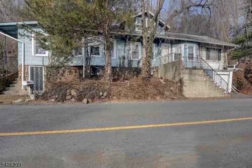 62 Pine Brook Rd, Lincoln Park, NJ, 07035-2514 | Card Image