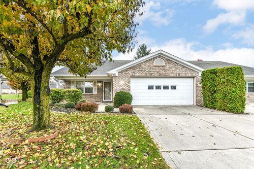 8214 Bentley Farms Dr, Indianapolis, IN, 46259-5716 | Card Image