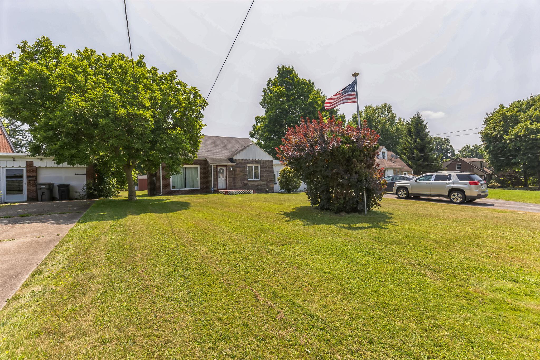Schenley Ave, Youngstown, OH 44509