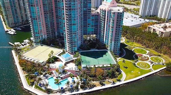 APT-102 - 3370 Ne 190 Th St, Condo with 2 bedrooms, 3 bathrooms and null parking in Aventura FL | Image 9