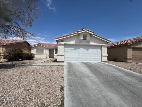 2916 Honeysuckle Ave, North Las Vegas, NV, 89031-3542 | Card Image