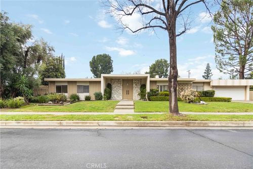 9827 Lasaine Ave, Northridge, CA, 91325-1821 | Card Image