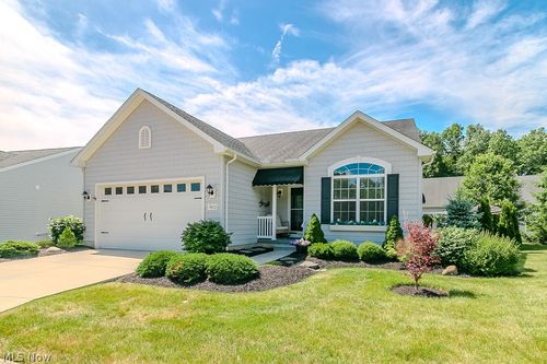 9072 Devonshire Dr, Olmsted Falls, OH, 44138-3758 | Card Image