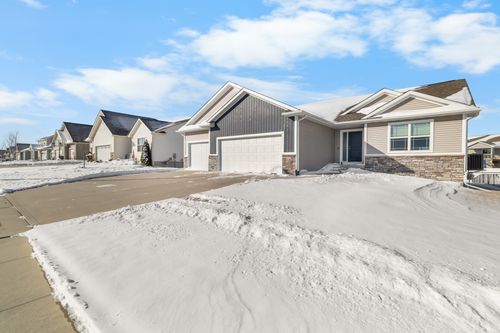 532 Shiloh Rose Pkwy Nw, Bondurant, IA, 50035-1418 | Card Image