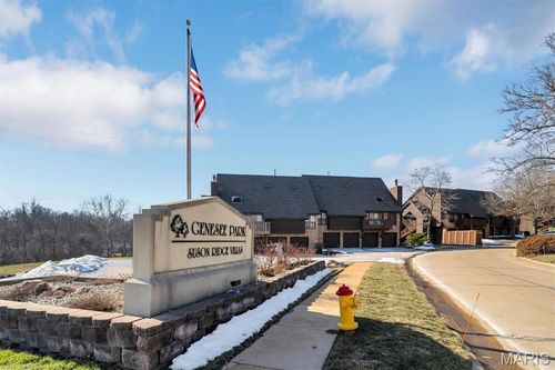 b-5186 Hollow Wood Ct, Saint Louis, MO, 63128-4332 | Card Image