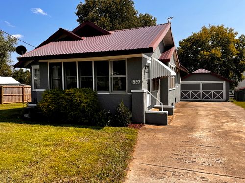 827 Main St, Cabool, MO, 65689-7378 | Card Image