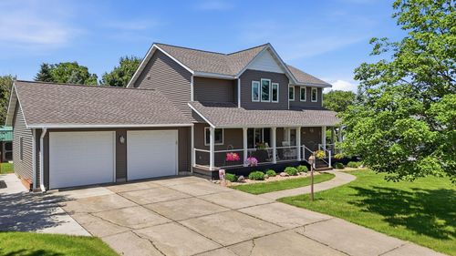 540 5th Ave, Baldwin, WI, 54002-6305 | Card Image